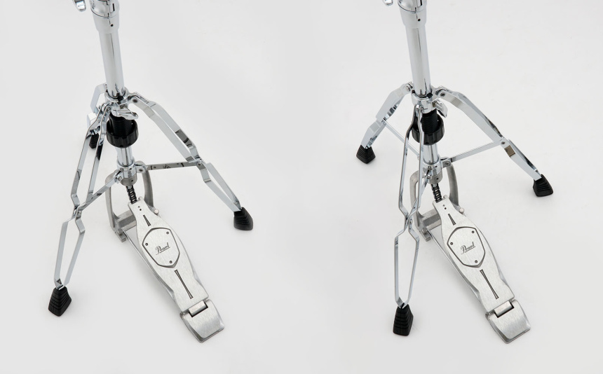 Dos soportes de charles Pearl H-1000X con la plataforma girada en posiciones distintas respecto a las patas