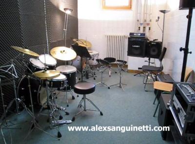 Alex Sanguinetti Conservatorio de Murnau Baterias Gretsch y Pearl.jpg