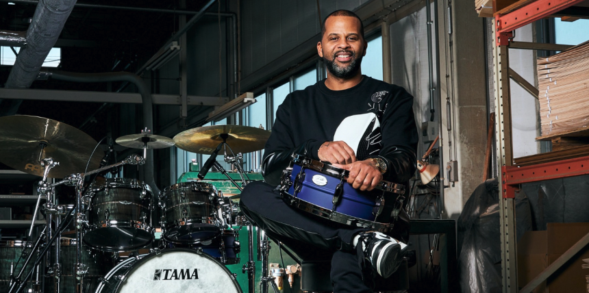 Lil' John Roberts con su caja Tama signature