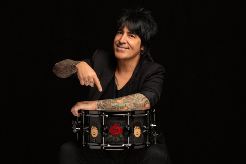 Alex González y su caja DW Icon