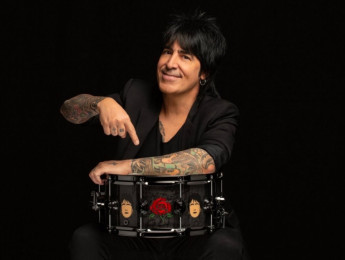 DW Icon Alex González: la caja edición limitada del baterista de Maná