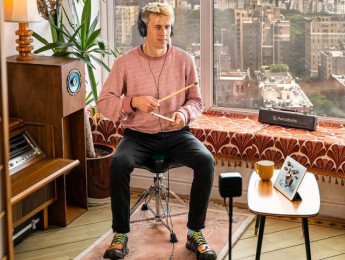 Aerodrums 2: ¿el air drumming puede sustituir a las baterías electrónicas?