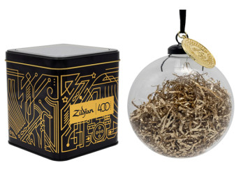 Zildjian presenta un adorno de cristal para el árbol de navidad edición limitada por su 400 aniversario