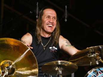 Nicko McBrain se retira y Iron Maiden da la bienvenida a Simon Dawson como nuevo baterista