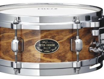 Tama Peter Erskine Jazz 10, una caja signature de 10 pulgadas que se cuelga de un brazo de tom